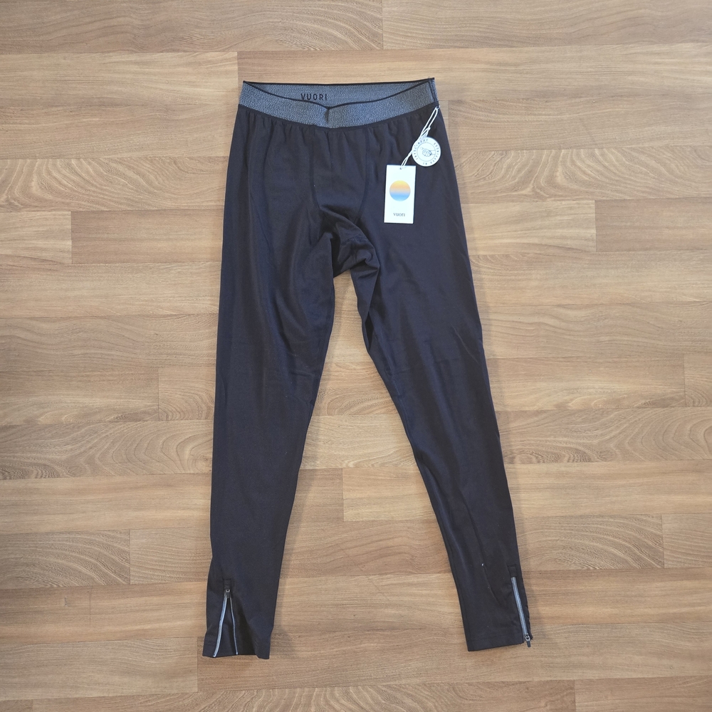 Vuori Black Leggings with Zipper Detail